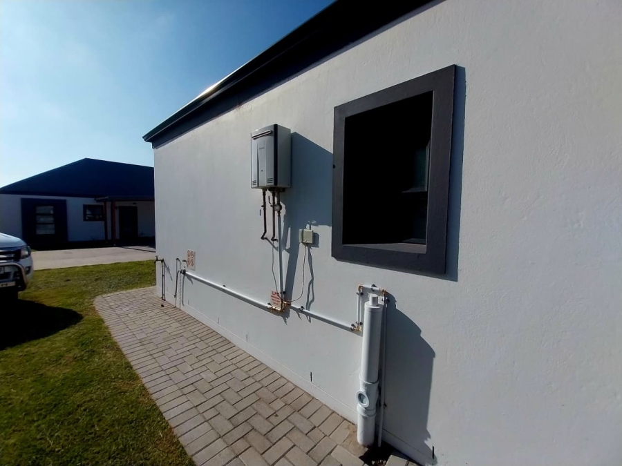 2 Bedroom Property for Sale in Pacaltsdorp Western Cape